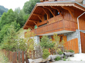 Beautiful Chalet in Champagny-en-Vanoise with Balcony